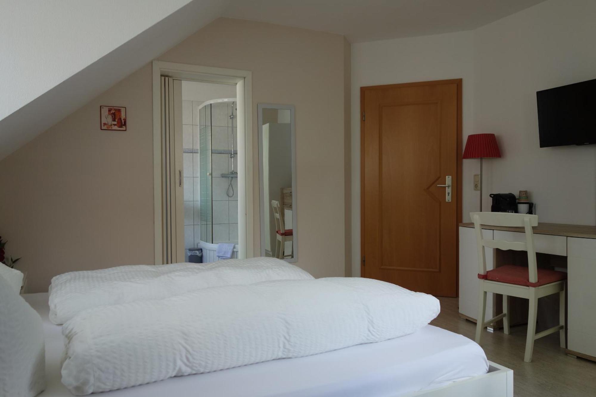 Apartments Und Zimmer Gaestehaus Matthias Dresden Oda fotoğraf