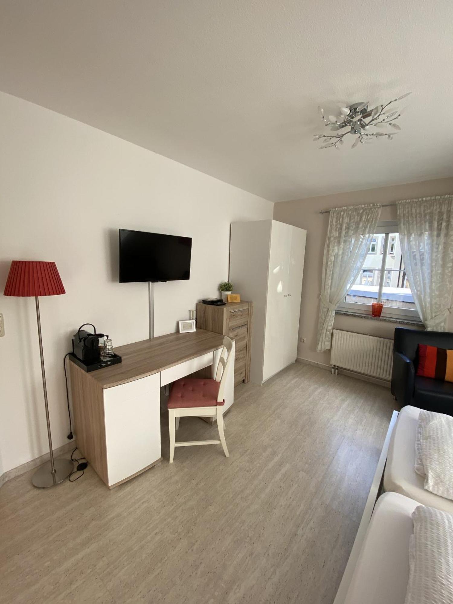 Apartments Und Zimmer Gaestehaus Matthias Dresden Oda fotoğraf
