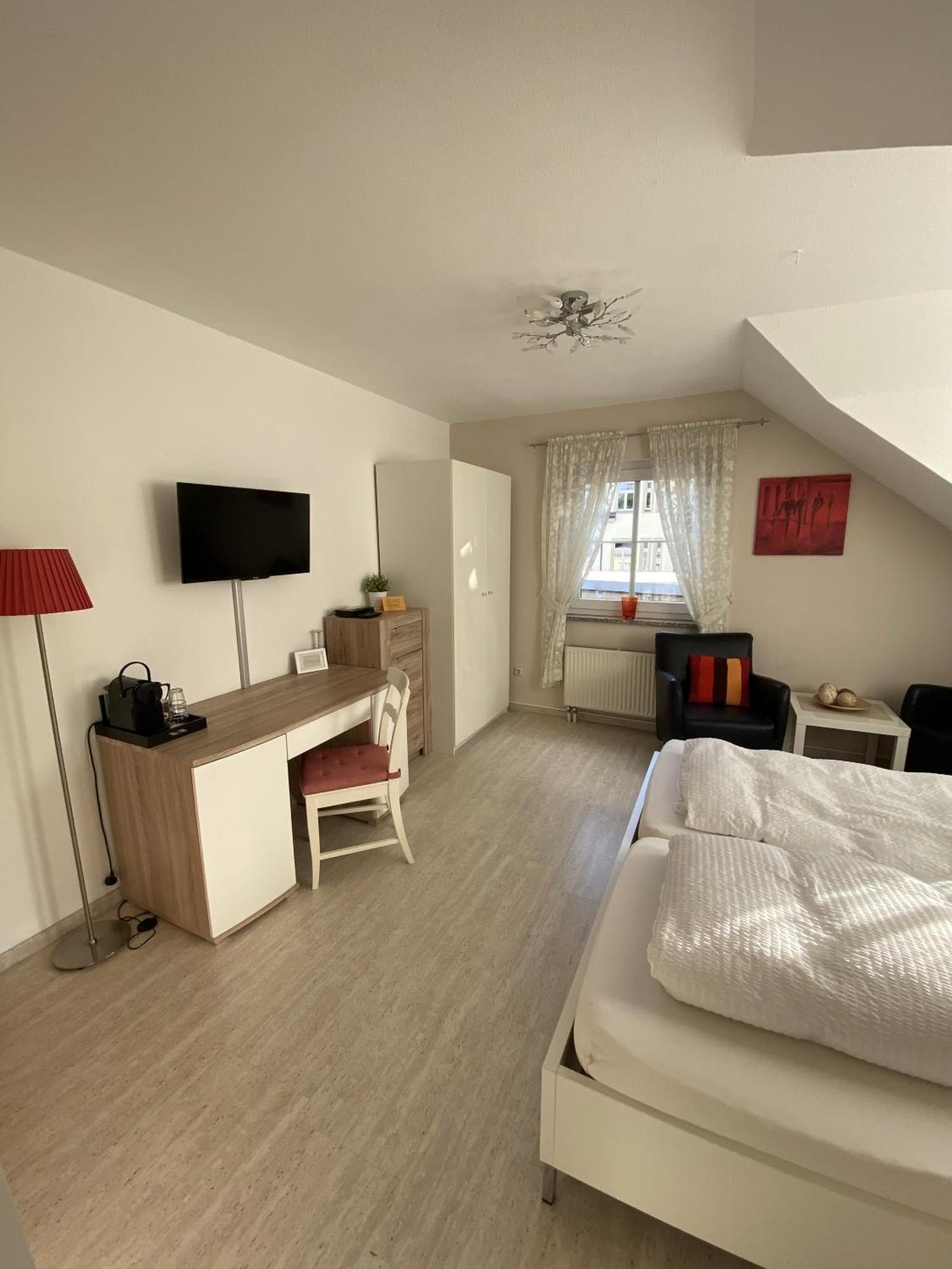 Apartments Und Zimmer Gaestehaus Matthias Dresden Oda fotoğraf